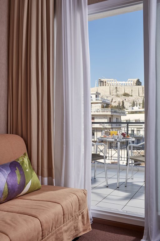 standard triple room_Philippos Hotel_Acropolis_View_Athens_new Museum